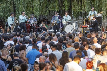 El aforo del Tablero de Música volvió a estar completo otro jueves más en San Amaro para asistir a este ciclo de conciertos.