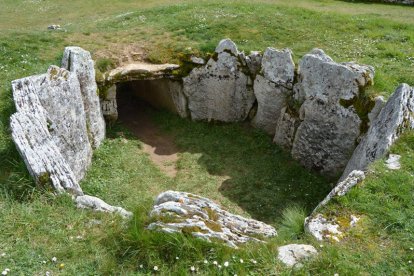 Dolmen de la Caballa en Sargentes de Lora