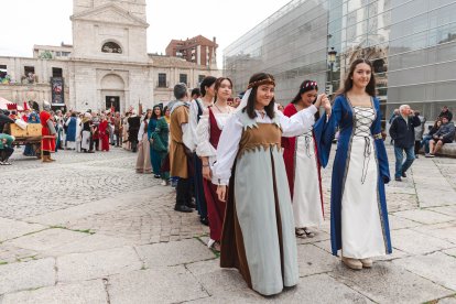 El desfile, el pregón y las actividades giran en torno a la figura del Cid