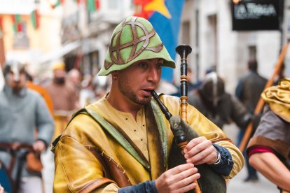 El desfile, el pregón y las actividades giran en torno a la figura del Cid
