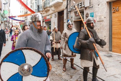 El desfile, el pregón y las actividades giran en torno a la figura del Cid