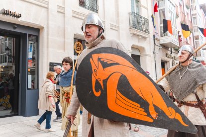 El desfile, el pregón y las actividades giran en torno a la figura del Cid