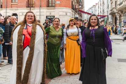 El desfile, el pregón y las actividades giran en torno a la figura del Cid