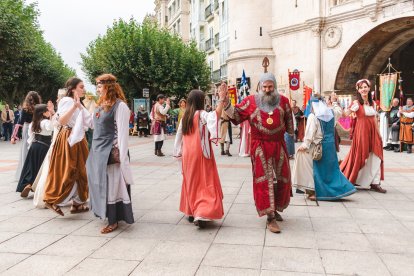 El desfile, el pregón y las actividades giran en torno a la figura del Cid