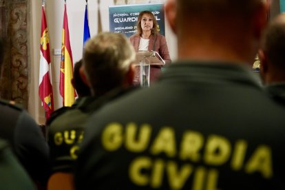 La consejera de Educación, Rocío Lucas, y el delegado del Gobierno, Nicanor Sen, y el general de Brigada Jefe de la Guardia Civil de Castilla y León, José Antonio Fernández de Luz, presentan la VI edición de Ciberliga en modalidad pre-amateur, una iniciativa de la Guardia Civil orientada a la difusión de cultura de ciberseguridad.