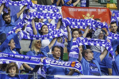 Imagen de aficionados en el partido entre el Silbö San Pablo Burgos y el Menorca.