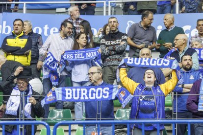 Imagen de aficionados en el partido entre el Silbö San Pablo Burgos y el Menorca.
