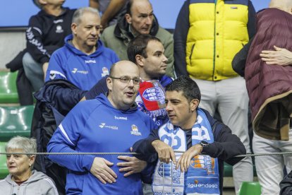 Imagen de aficionados en el partido entre el Silbö San Pablo Burgos y el Menorca.
