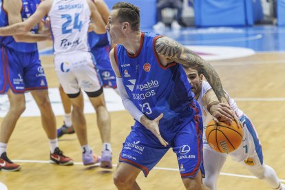 Imagen del partido entre el Silbö San Pablo Burgos y Menorca.