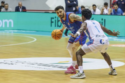 Imagen del partido entre el Silbö San Pablo Burgos y Menorca.