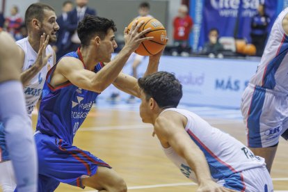 Imagen del partido entre el Silbö San Pablo Burgos y Menorca.