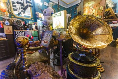 Situada en el corazón histórico de Burgos, cerca de la Catedral, en la calle Fernán González.