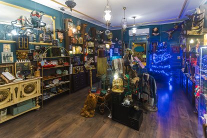 Situada en el corazón histórico de Burgos, cerca de la Catedral, en la calle Fernán González.