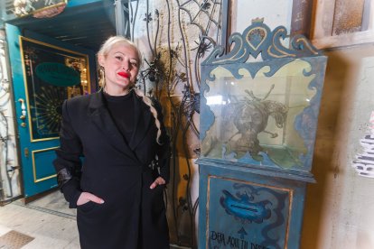 Situada en el corazón histórico de Burgos, cerca de la Catedral, en la calle Fernán González.