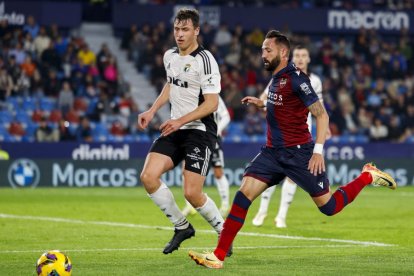 Imagen del partido entre el Levante y el Burgos CF.