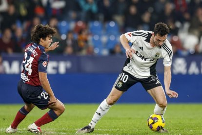 Imagen del partido entre el Levante y el Burgos CF.