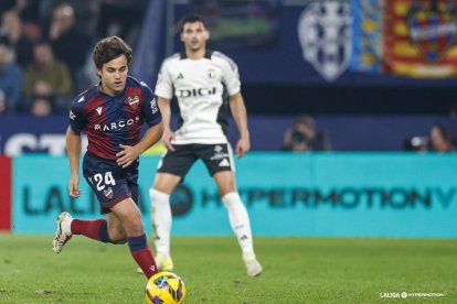 Imagen del partido entre el Levante y el Burgos CF.