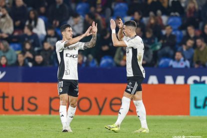 Imagen del partido entre el Levante y el Burgos CF.