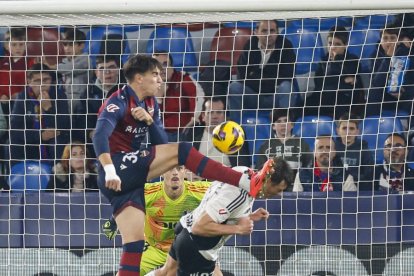 Imagen del partido entre el Levante y el Burgos CF.