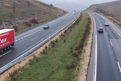 Tráfico escaso ayer por la mañana en la antigua autopista AP-1 a la altura de Pancorbo.