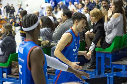 Corbalán deja la cancha satisfecho con su actuación.