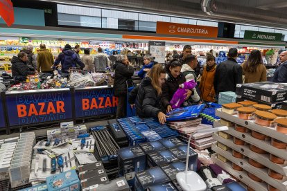 Imágenes de la primera apertura de ALDI en Burgos.
