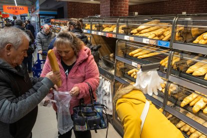 Imágenes de la primera apertura de ALDI en Burgos.
