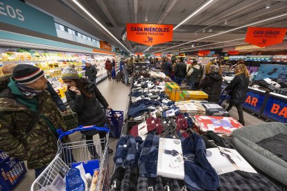 Imágenes de la primera apertura de ALDI en Burgos.
