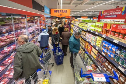 Imágenes de la primera apertura de ALDI en Burgos.
