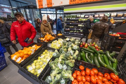 Imágenes de la primera apertura de ALDI en Burgos.