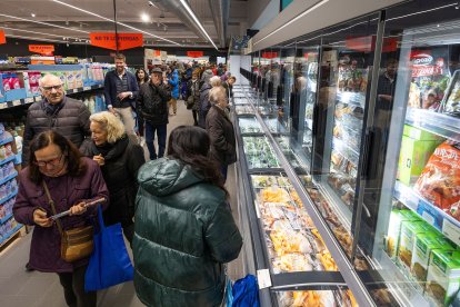 Imágenes de la primera apertura de ALDI en Burgos.