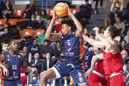 Imagen del partido entre el Grupo Ureta Tizona Burgos y el Cartagena.