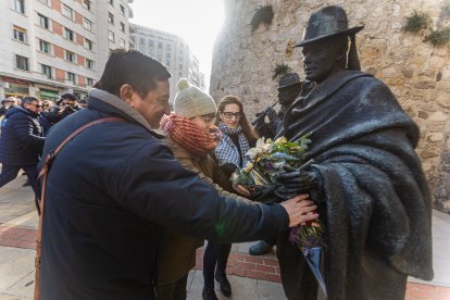 El homenaje y el recuerdo marcan parte del encuentro de este día.