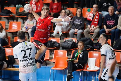 Imagen del partido entre el UBU San Pablo Burgos y el Lanzarote.