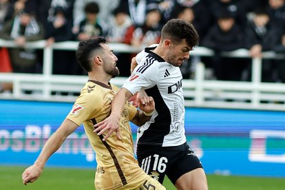 Imagen del partido entre el Burgos CF y el Málaga.