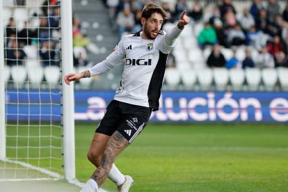 Imagen del partido entre el Burgos CF y el Málaga.