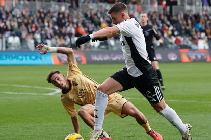 Imagen del partido entre el Burgos CF y el Málaga.