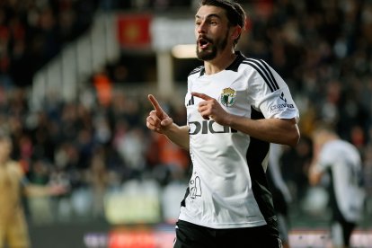 Imagen del partido entre el Burgos CF y el Málaga.