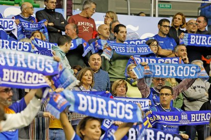 Imagen de aficionados en el Coliseum.