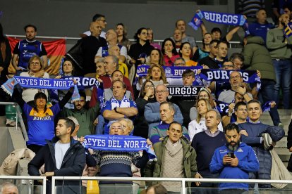 Imagen de aficionados en el Coliseum.