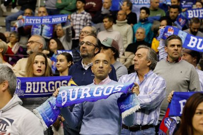 Imagen de aficionados en el Coliseum.