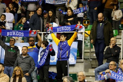 Imagen de aficionados en el Coliseum.