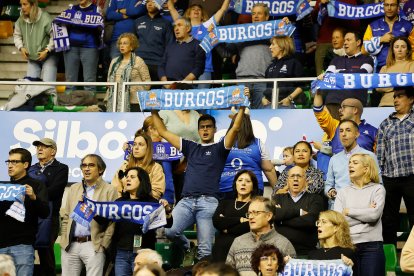 Imagen de aficionados en el Coliseum.
