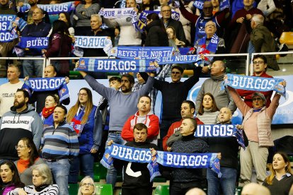 Imagen de aficionados en el Coliseum.