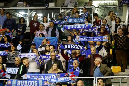 Imagen de aficionados en el Coliseum.