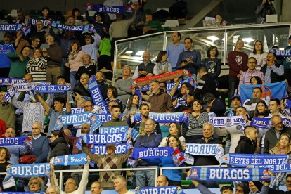 Imagen de aficionados en el Coliseum.
