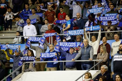 Imagen de aficionados en el Coliseum.