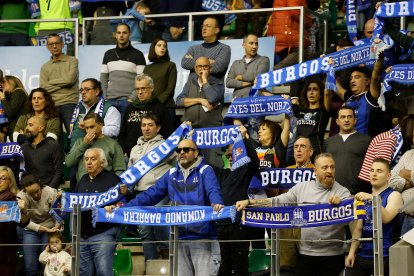 Imagen de aficionados en el Coliseum.