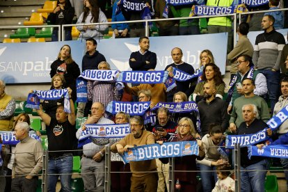 Imagen de aficionados en el Coliseum.