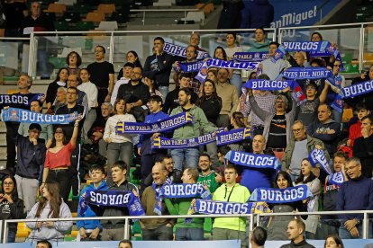 Imagen de aficionados en el Coliseum.